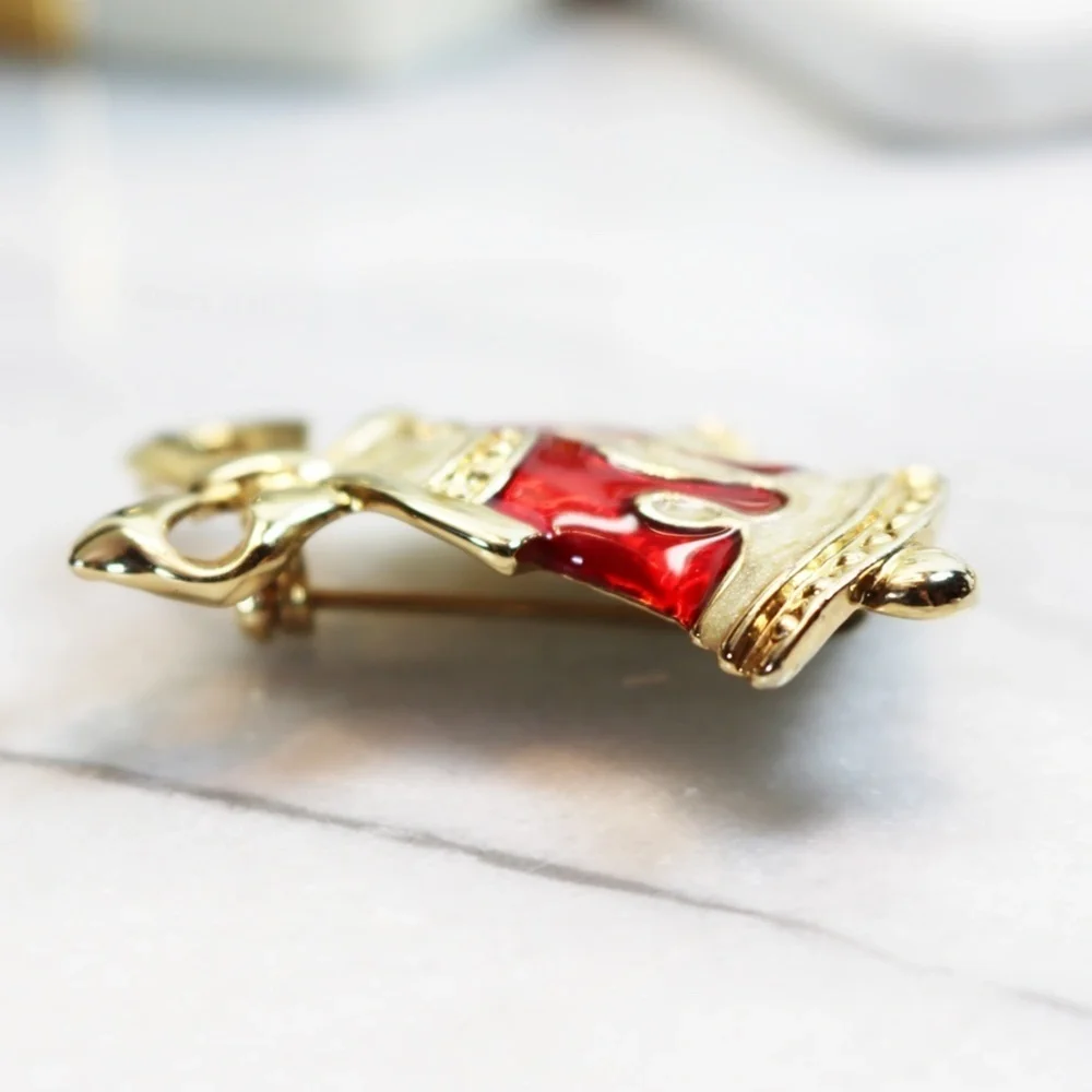 🎄🧑🏻‍🎄✨ Monet Holiday Bell Brooch with Gold & Red Enamel Highlights ⚜️🎁🎄✨